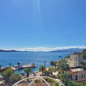 Ξενοδοχείο Joan, Σαράντα